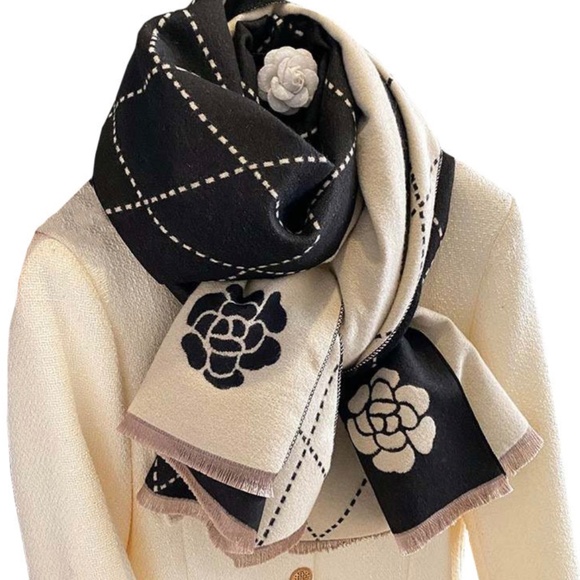 MOBAAK 2025 Autumn-Winter Beige Camellia Scarf Shawl Elegant Fashion. NWOT - Picture 5 of 6